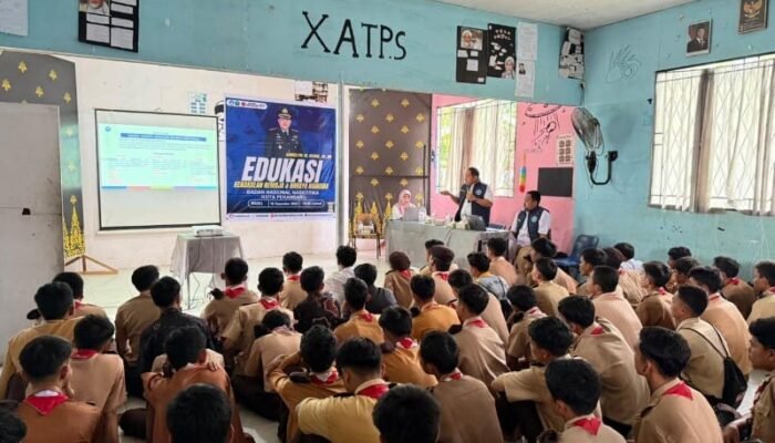 Sosialisasi dan Deklarasi Anti Narkoba Warnai Kegiatan BNNK Pekanbaru di SMK MIGAS