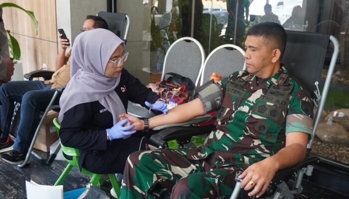 Danrem 031/Wira Bima Hadiri Donor Darah HUT ke-9 Evo Hotel Pekanbaru