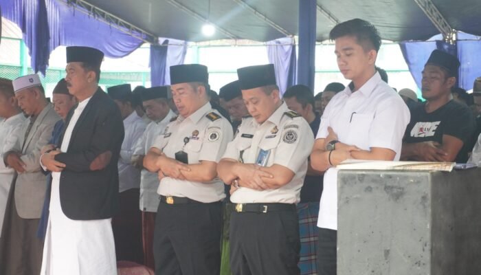 Penuh Khidmat, Rutan Pekanbaru Gelar Salat Id dan Serahkan Remisi untuk 885 Warga Binaan