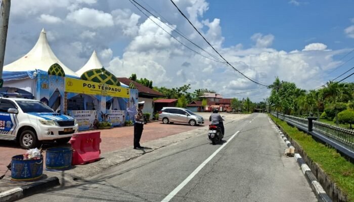 Polres Siak Lakukan Pengaturan Lalu Lintas dan Patroli di Kawasan Istana Siak, Jaga Keamanan Jelang Idul Fitri