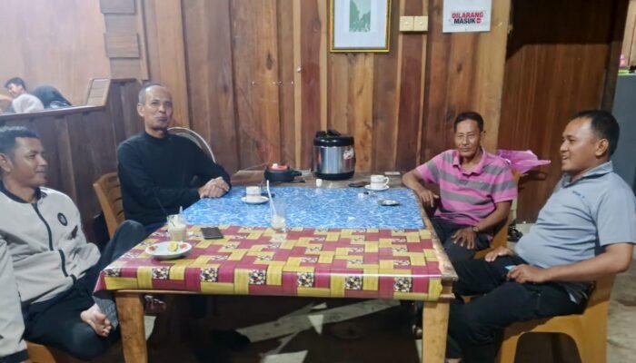 Kapolsek Teluk Meranti Silaturahmi dan Berikan Apresiasi kepada Ketua RT, Ajak Warga Jauhi Narkoba