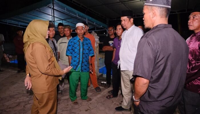 Tembus Jalan Rusak, Bupati Siak Jemput Aspirasi Warga Pedalaman Sungai Mandau