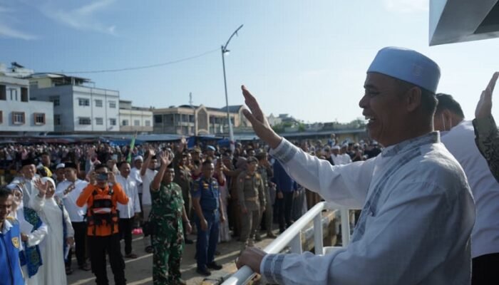 307 Jemaah Haji Inhil Kloter 7 Dilepas, Bupati Herman: Gunakan Kesempatan Ini Sebaik-baiknya