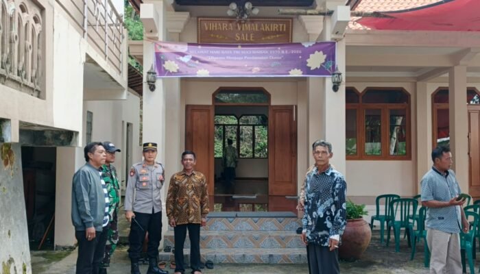 Hari Raya Waisak 2570 BE, Polisi Amankan Ibadah Umat Buddha di Vihara Vimalakirti Plaosan