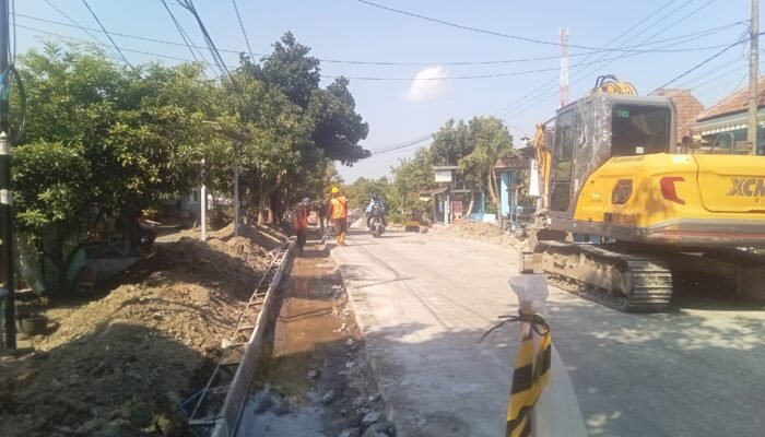 Pemkab Ngawi Genjot Pemeliharaan Jalan Kayut–Widodaren, Anggaran Rp5,3 Miliar untuk Tingkatkan Konektivitas Wilayah