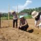 Perkuat Ketahanan Pangan Nasional, Polsek Kabun dan BUMDes Perdana Bakti Tanam Jagung di Desa Giti