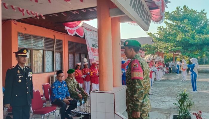 Polsek Tambusai Kawal Khidmat Upacara Penurunan Bendera HUT ke-81 RI