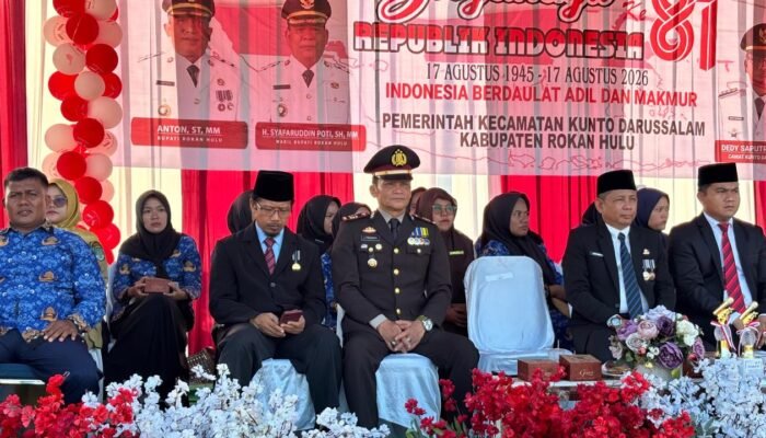 Polsek Kunto Darussalam Iringi Penurunan Sang Merah Putih, HUT ke-81 RI Berlangsung Khidmat