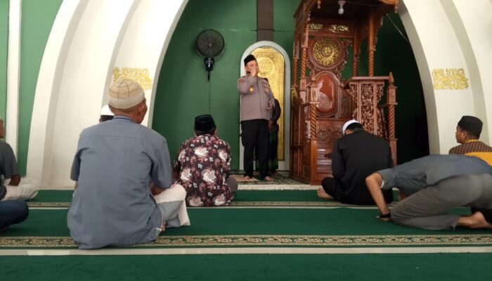 Usai Sholat Jumat, Polsek Perhentian Raja Ajak Warga Cegah Karhutla Sejak Dini